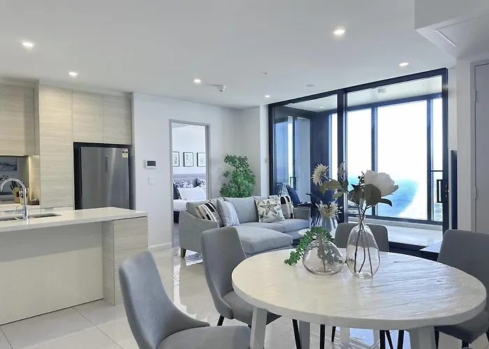 Meriton 3 Bedroom Ocean City Views Parking