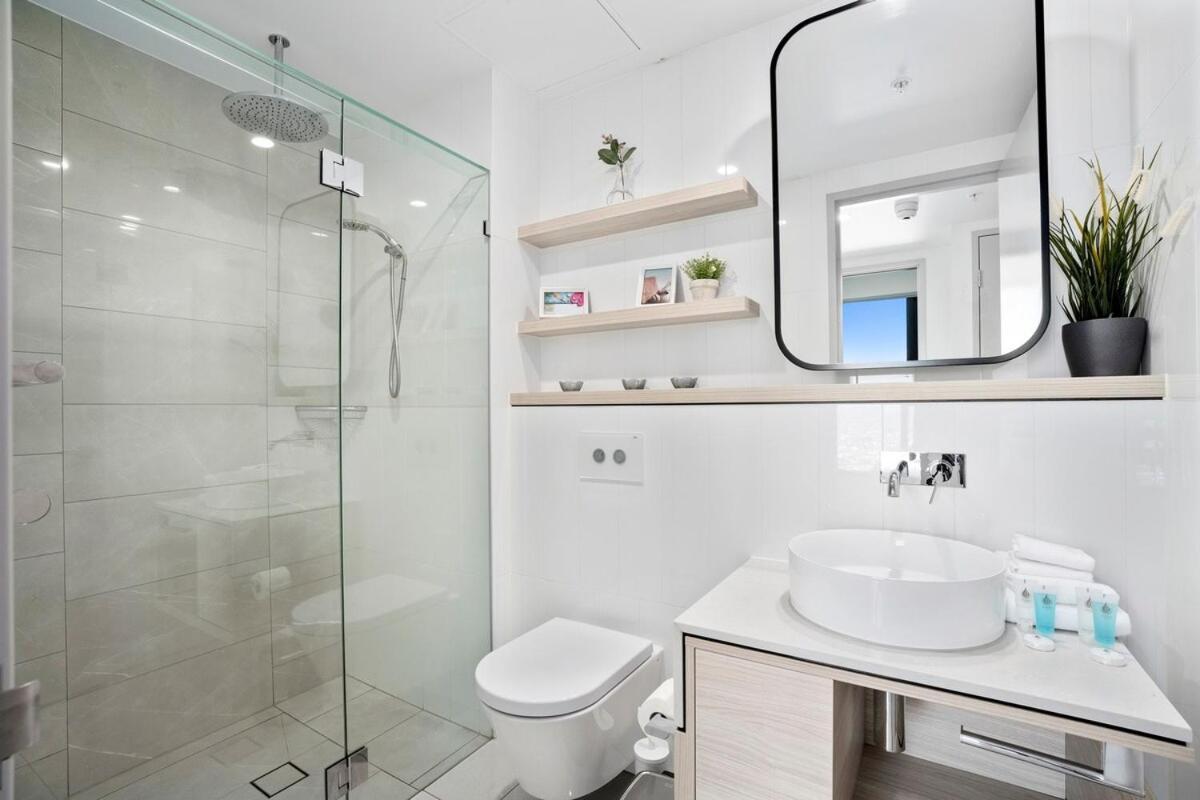 Apartment Meriton 3 Bedroom Ocean Views Parking *