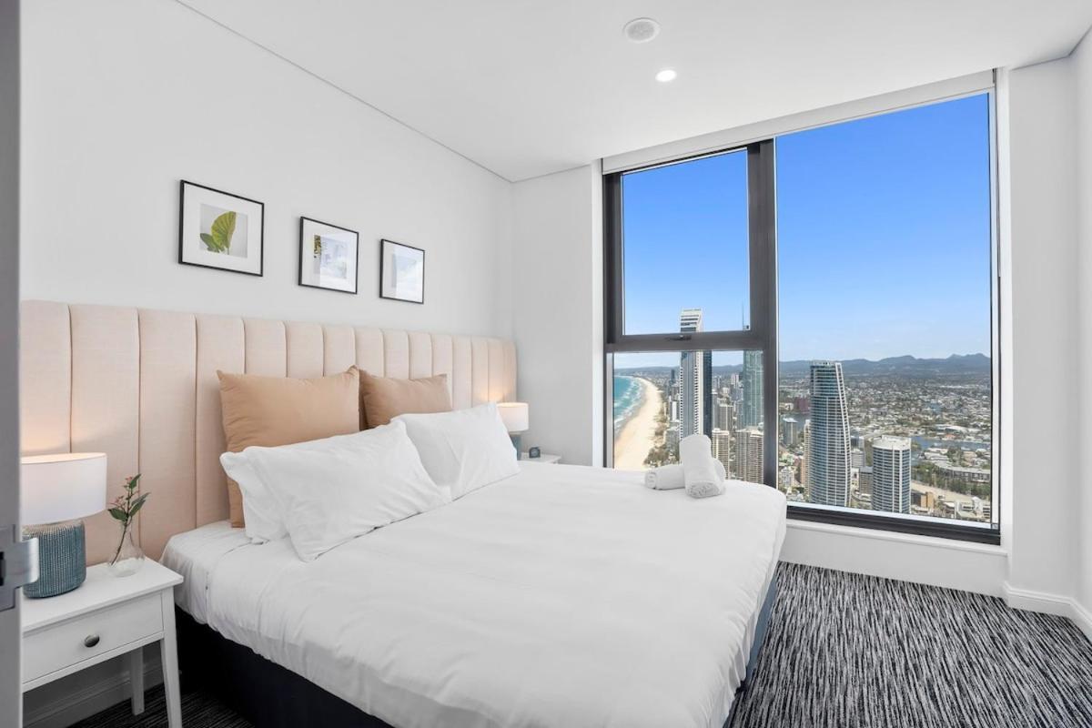 Meriton 3 Bedroom Ocean Views Parking Apartment *