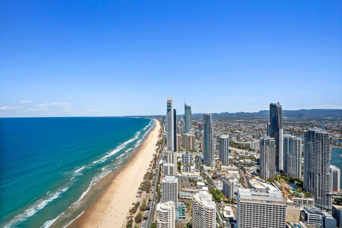 Meriton 3 Bedroom Ocean Views Parking