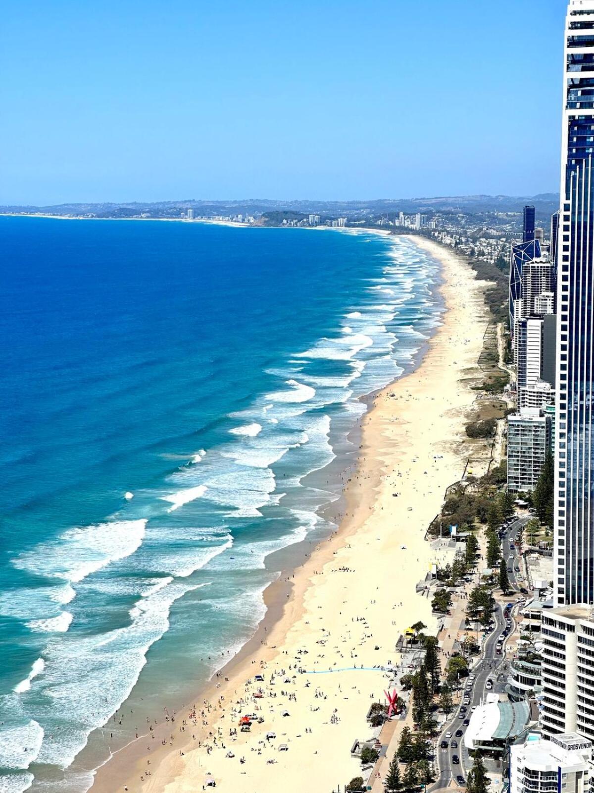 Meriton 3 Bedroom Ocean Views Parking * Gold Coast