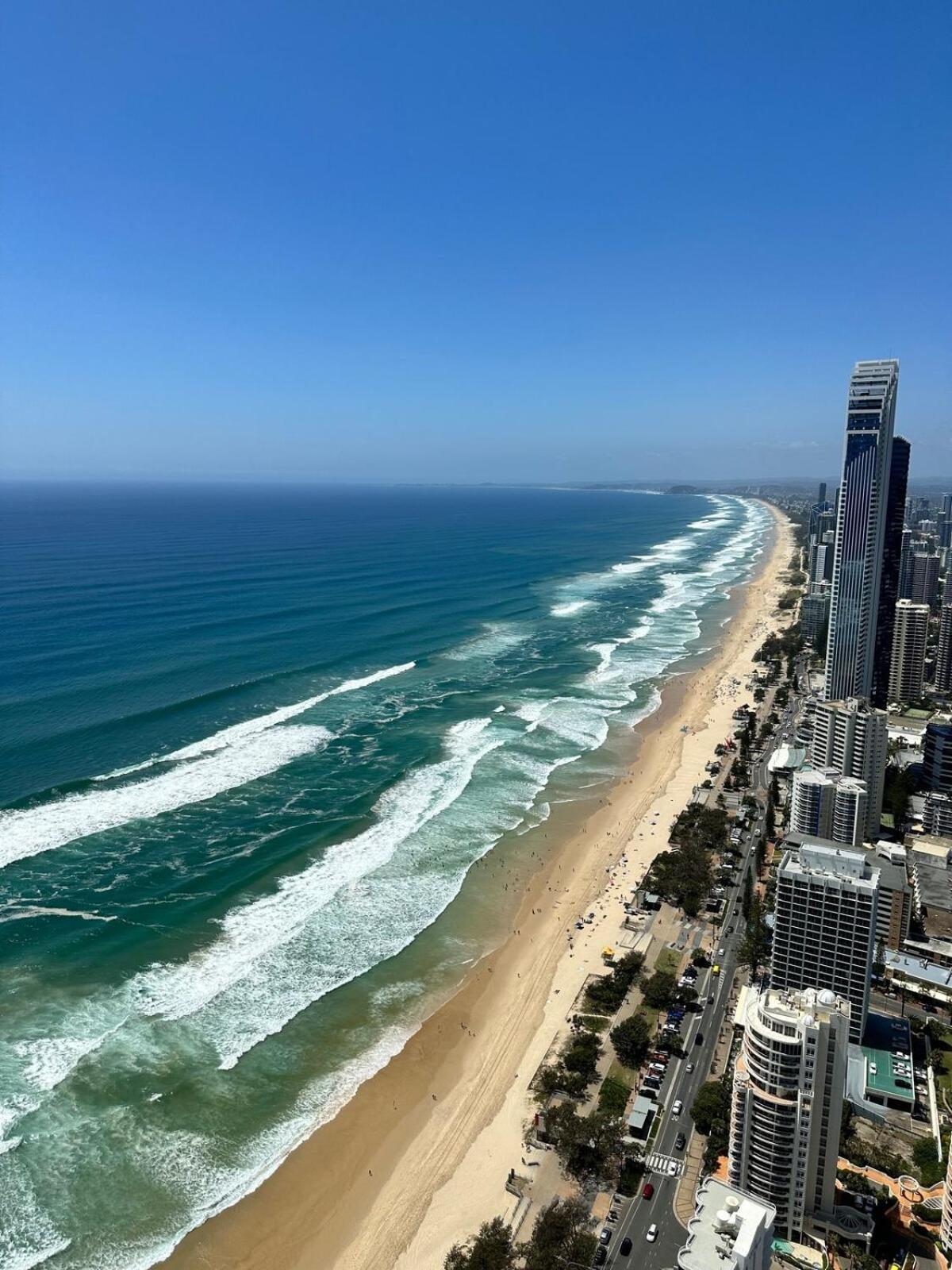 Meriton 3 Bedroom Ocean Views Parking *